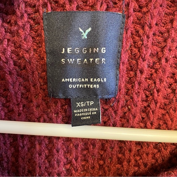 ⭐️American eagle sweater - Picture 2 of 4